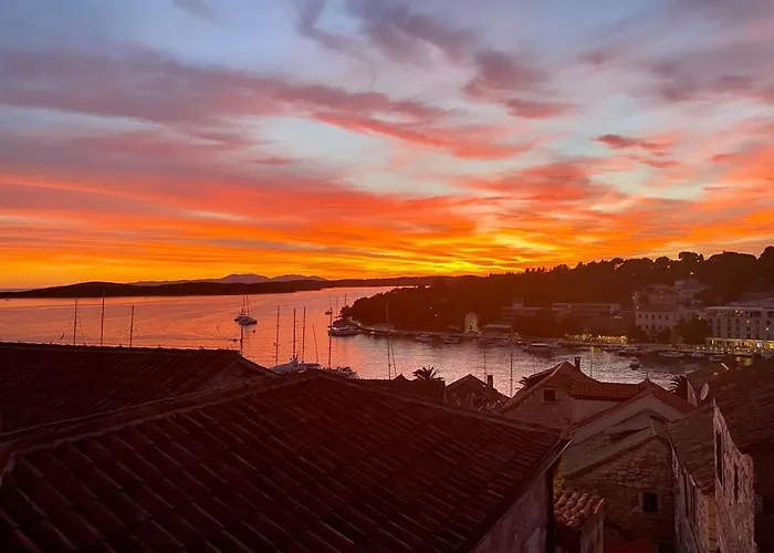 Penthouse In Old Dalmatian House - Flybridge