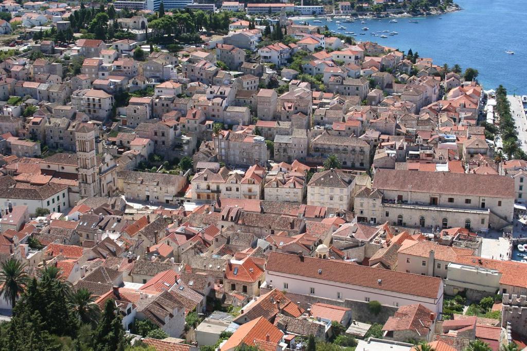 Penthouse In Old Dalmatian House - Flybridge Hvar Town
