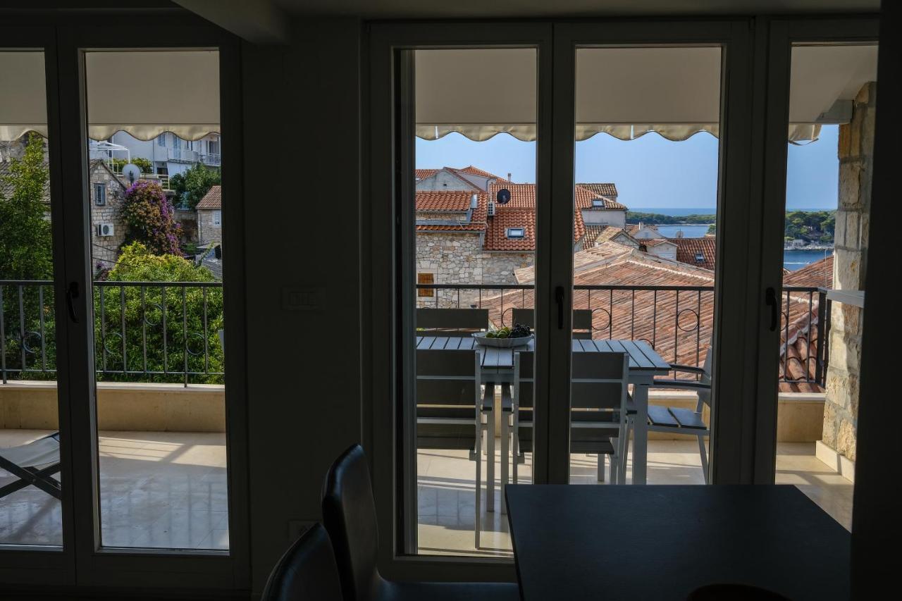 Semesterbostad Penthouse In Old Dalmatian House - Flybridge Hvar Town