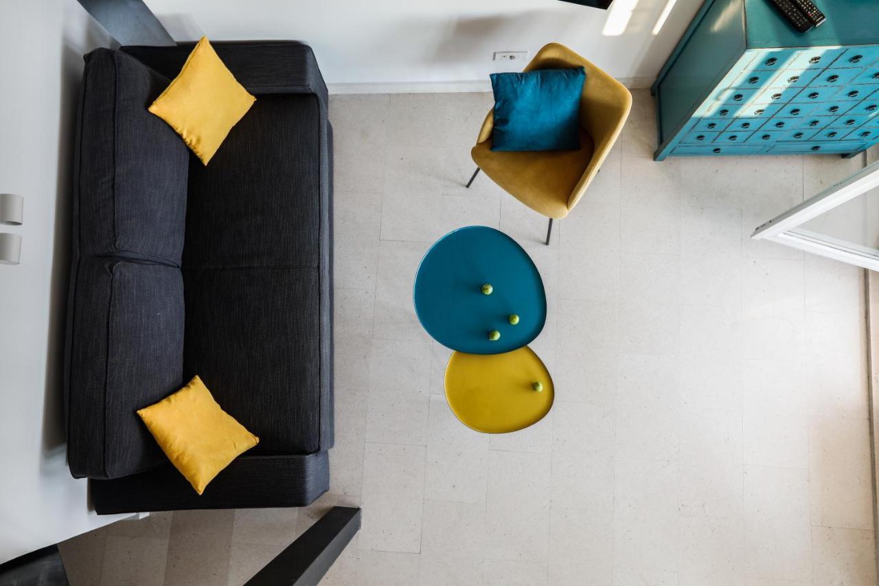 Penthouse In Old Dalmatian House - Flybridge Semesterbostad Hvar Town