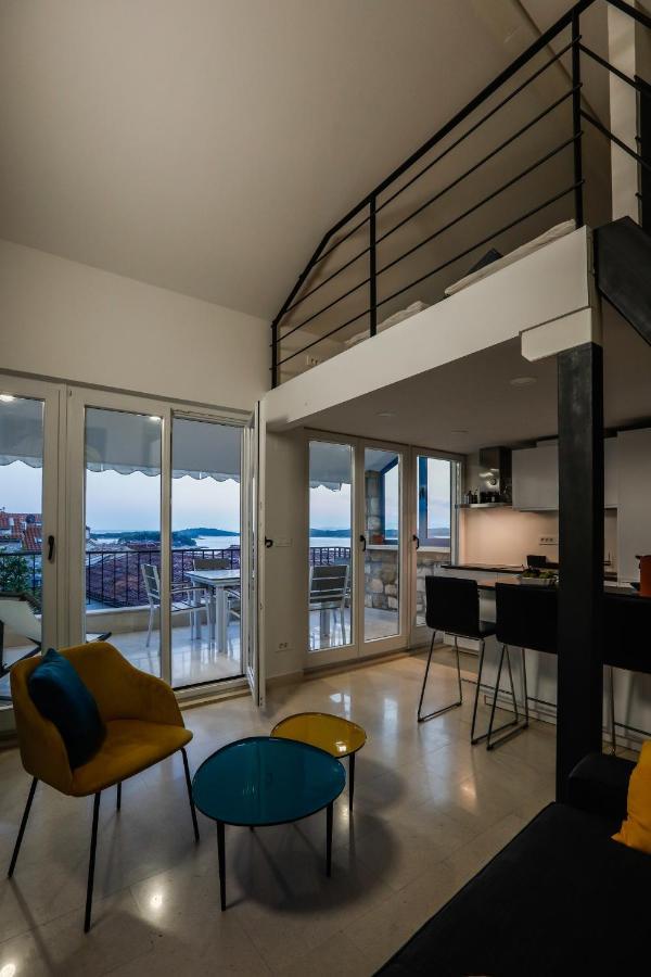 Penthouse In Old Dalmatian House - Flybridge Hvar Town