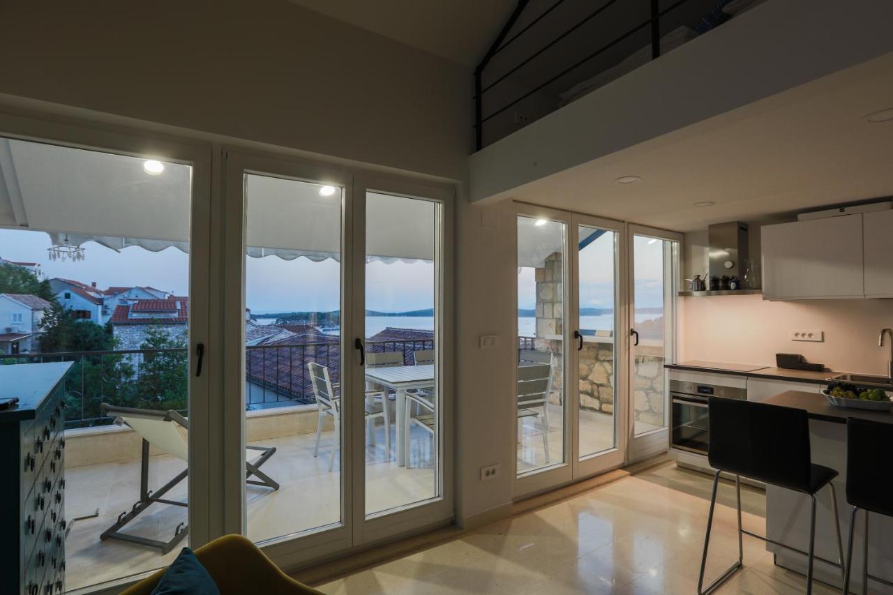 Semesterbostad Penthouse In Old Dalmatian House - Flybridge *