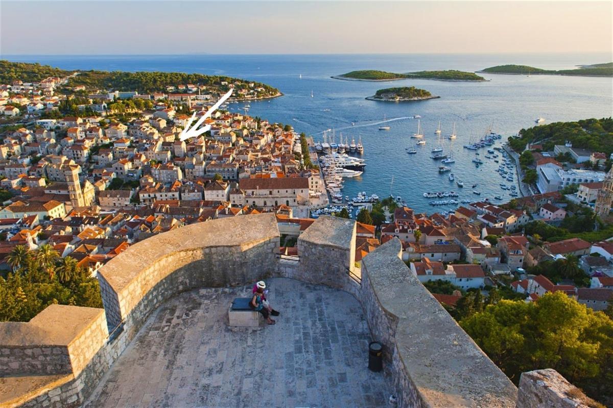 Penthouse In Old Dalmatian House - Flybridge * Hvar Town