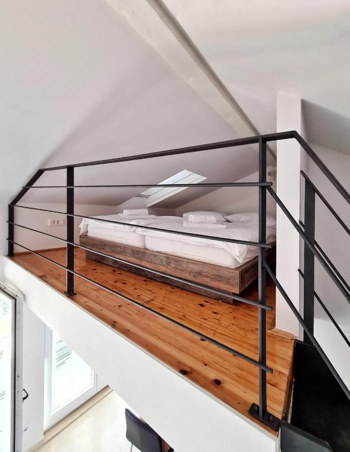 Semesterbostad Penthouse In Old Dalmatian House - Flybridge Hvar Town